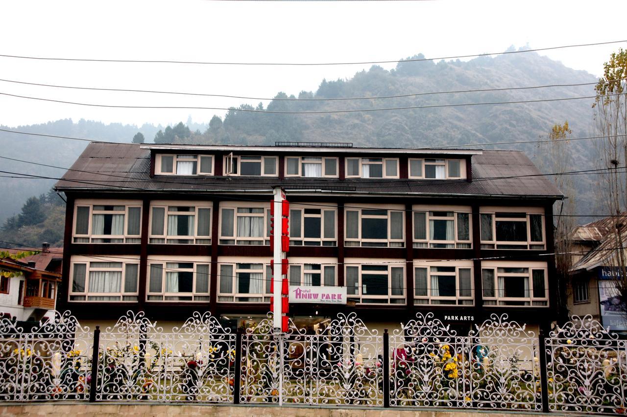 Hotel New Park At Dal Lake Срінагар Екстер'єр фото